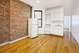 What 2 000 Rents In Nyc Right Now Rent In Nyc Sleek Kitchen Nyc Apartment