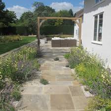 Hcl On Instagram Beautiful Gravel Planting At This Country Garden In Hampshire Designed By Charlotterow Garden Design Small Garden Design Country Gardening