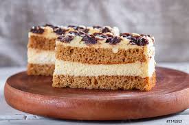 Beste türkei kuchen milch umgeleitet von türkei factories on alibaba.com. Ein Stuck Kuchen Mit Milch Und Buttercreme Auf Einem Foto Vorratig Crushpixel