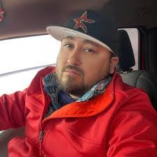 Val Mckenzie's Instagram, Twitter & Facebook