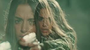 İnegöl turgutalp anadolu lisesinden mezundur. Icerde Melek Bensu Soral Turkish Actors Actors Actresses Actors