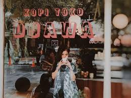 Satu di antaranya adalah jalan braga yang sudah cukup populer. Coffee Shop Di Sepanjang Jalan Braga Bandung Yang Asyik