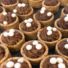 Mini Tartelettes Realisees Par Etienne Drouet Boulanger Patissier A L Occasion Du Salon Serbotel2017 Un Grand Merci A Lui Lamour Est Food Desserts Cookies