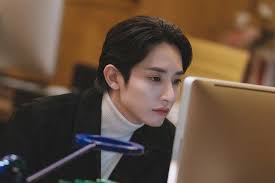 Finn ut hvor du kan se på en på nettet og strømme doom at your service med en gratis prøve i dag. Lee Soo Hyuk Is A Charismatic Editor Dedicated To His Work In Doom At Your Service Soompi