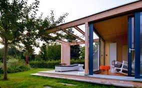 Gartenhaus Design Mit Freisitz Design Gartenhaus Garten Lounge Gartenhaus