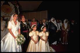 Weitere ideen zu königliche hochzeitskleider, königlich, hochzeit. 35 Rania The Wedding Ideen Royale Hochzeiten Konigin Rania Konigliche Hochzeitskleider