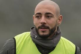 ودع اللاعب المغربي نور الدين امرابط نادي النصر السعودي، أمس الأربعاء، بعد نهاية عقده مع الفريق الذي دام ثلاث سنوات، وذلك تزامنا مع انطلاق الموسم الكروي الجديد. Ø¥ØµØ§Ø¨Ø© Ø§Ù„Ù„Ø§Ø¹Ø¨ Ø§Ù„Ù…ØºØ±Ø¨ÙŠ Ù†ÙˆØ± Ø§Ù„Ø¯ÙŠÙ† Ø£Ù…Ø±Ø§Ø¨Ø· Ø¨ÙÙŠØ±ÙˆØ³ ÙƒÙˆØ±ÙˆÙ†Ø§