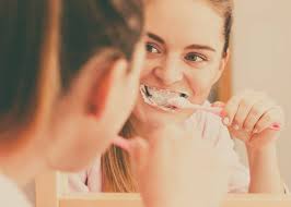 Esta forma de guardar el cepillo de dientes puede causarte un posible  contagio de covid-19| TELEVICENTRO