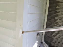 Washing the siding down with a hose is great, but every year or so you will need to scrub down the siding to maintain that fresh look. Learn The Best Way To Clean Vinyl Siding How Tos Diy