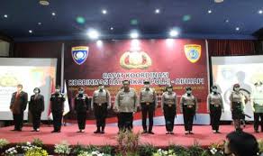 Buka aplikasi mobile jkn di handphone android kalian. Abujapi Sosialisasikan Seragam Satpam Baru Republika Online