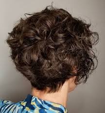 Simple Short Hairstyle With Scrunched Curls Short Wavy Hair Curly Hair Photos Short Curly Hair