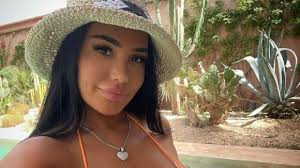 Photo : Milla Jasmine, star de télé-réalité, s'affiche divine sur  Instagram.