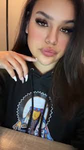 Amber Prosser's Instagram, Twitter & Facebook