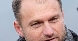 Zowel jan schepens, kürt rogiers en wout bru beweren namelijk achter het masker te zitten. Dit Is De Nieuwe Vriendin Van Wout Bru Celebrities Hln Be