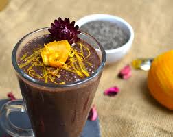 In soli 100g ci sono 631mg di calcio (il 63% della razione giornaliera raccomandata), 948mg di fosforo (quasi il 100% del fabbisogno giornaliero), 160mg di potassio (il 5% della razione giornaliera raccomandata), manganese 2,2mg. Budino Con Semi Di Chia 100 Vegetale Natureat Ricette Vegane