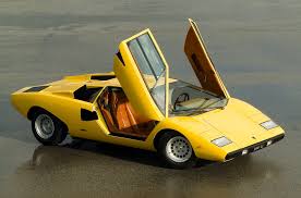 Enzo ferrari non era certo il tipo da mandarle a dire. At 50 Lamborghini Has Left Tractors In The Dust The New York Times