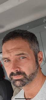 How to flirt back then? Share your umbrella… or your horse. 🌂🐴😂  #kellycollette #funny #comedy #standup #comedybar #standupcomedy  #comedyreels #standupcomedyclub #comedyclub #viralreels