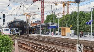 Klicken sie hier um mehr informationen zu dieser webseite zu erhalten. Bahnhof Bonn Gesperrt Wegen Massenschlagerei Nach Neonazi Demo