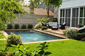 Desain kolam renang mungil ini cocok untuk anda yang hanya memiliki space sedikit di halaman rumah. 60 Desain Taman Minimalis Cantik Instagramable