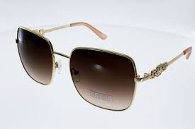 Des tendances faciles à porter aux. Les Lunettes De Soleil Tendance Pour L Annee 2021