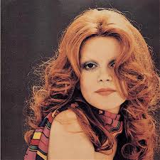 Debuttò nel 1961 a sanremo, giungendo terza al festival con il brano il mare nel cassetto. Milva Cantante Storica Degli Anni 60 E 70 Qui Come Era E Come E Oggi