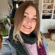 Lenise Clarke's Instagram, Twitter & Facebook