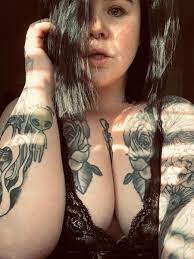 Gothicc_c (@tattedpeach_)  X