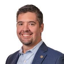 Travis Vandervort's Instagram, Twitter & Facebook