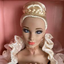 Fashion doll