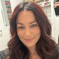 Amanda Fee's Instagram, Twitter & Facebook