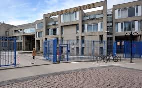 • francesoir a besoin de votre soutien, signez la petition ! Clermont Ferrand Condamne A 15 Ans De Prison Pour Avoir Poignarde Son Ex Petite Amie Le Parisien