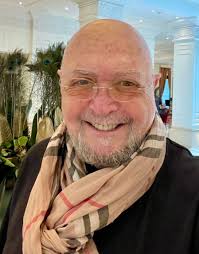 El autor de “La vida es un carnaval”, Víctor Daniel, cantará en Miami este  viernes 16