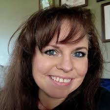 Julie Laird's Instagram, Twitter & Facebook