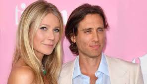 Is she dead or alive? Gwyneth Paltrow S Husband Brad Falchuk Turns 50 Fans Can T Believe His Age