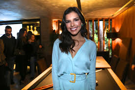 Mariana rios, paulo vilela, guilherme fontes, josé trassi e joão cortez. Mariana Rios Circolare