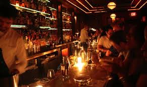 people drinking in bar ile ilgili görsel sonucu
