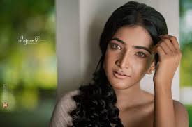 The model Tina Daniel is extremely beautiful in this photoshoot.