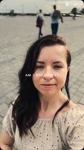 Hey mein Herz! ❤️, Wie geht es dir? Jetzt im Moment? , Hält dich dein  Alltag auf? Fühlst du dich fest gefahren? , Oder lebst du? Fühlst du? ,  Keine Sorge! , Es darf sich alles ändern… die Entscheidung ...