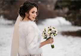 Thinking about jächen zum hochzeitskleid? Hochzeit Jacke Diese Modelle Passen Zu Jeder Braut Und Jedem Brautkleid