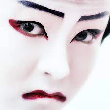 In traditional japanese makeup uses a variety of techniques. East East Asian Studies Tumblr Japanese Makeup Geisha Makeup Theatrical Makeup