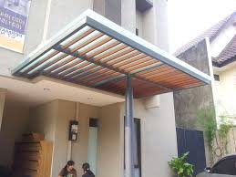 Setelah melihat contoh model kanopi di atas seharusnya anda sudah yakin, bahwa caopy rumah tidak hanya cocok untuk rumah dengan desain klasik sebagai informasi, bahwa gambar di tulisan berjudul kumpulan gambar model kanopi teras rumah minimalis ditulis tuesday, march 30th, 2021, diambil. Kanopi Minimalis Kanopi Terbaru Kanopi Teras Belakang Rumah Minimalis Rumah Kanopi
