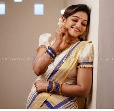 The christian women wear a chatta (blouse) and mundu. 78 Set Mundu Ideas In 2021 Mundu Kerala Saree Set Saree