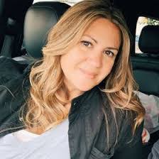 Tracey Lavelle's Instagram, Twitter & Facebook