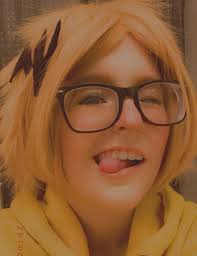 Miles Basil ✨ (@milesbasilart)