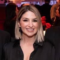 Karen Pelc's Instagram, Twitter & Facebook