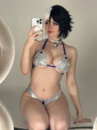 Luna Snow bikini cosplay (Oniisuna) [Marvel Rivals] : r/superheroporn