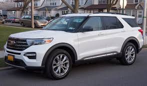 The ford explorer is a range of suvs manufactured by ford motor company since the 1991 model year. File 2020 Ford Explorer Xlt In Oxford White Front Left Jpg Wikimedia Commons