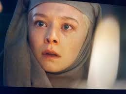 Can we talk about houseofthedragon and how excited and shook I am that the  Dance of the Dragons is about to begin?? I'm rooting for Rhaenyra. Now she  can move mad b/c