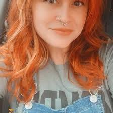 Elise Wallace's Instagram, Twitter & Facebook