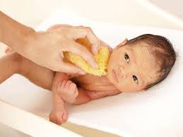 Option 1 add 1 cup of plain oats to the bath water as the tub is filling up. How To Bathe A Newborn Babycenter